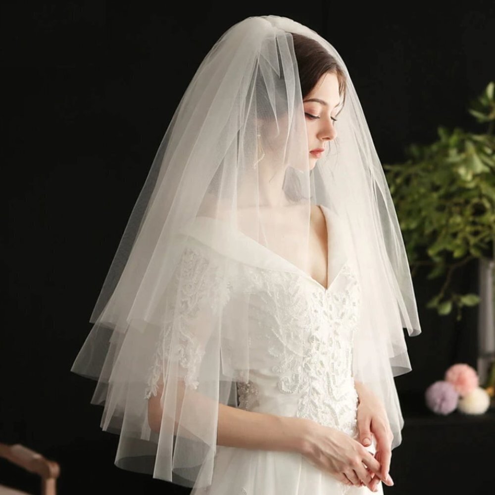 Wedding veil bridal elbow medium length layered simple white beautiful elegant